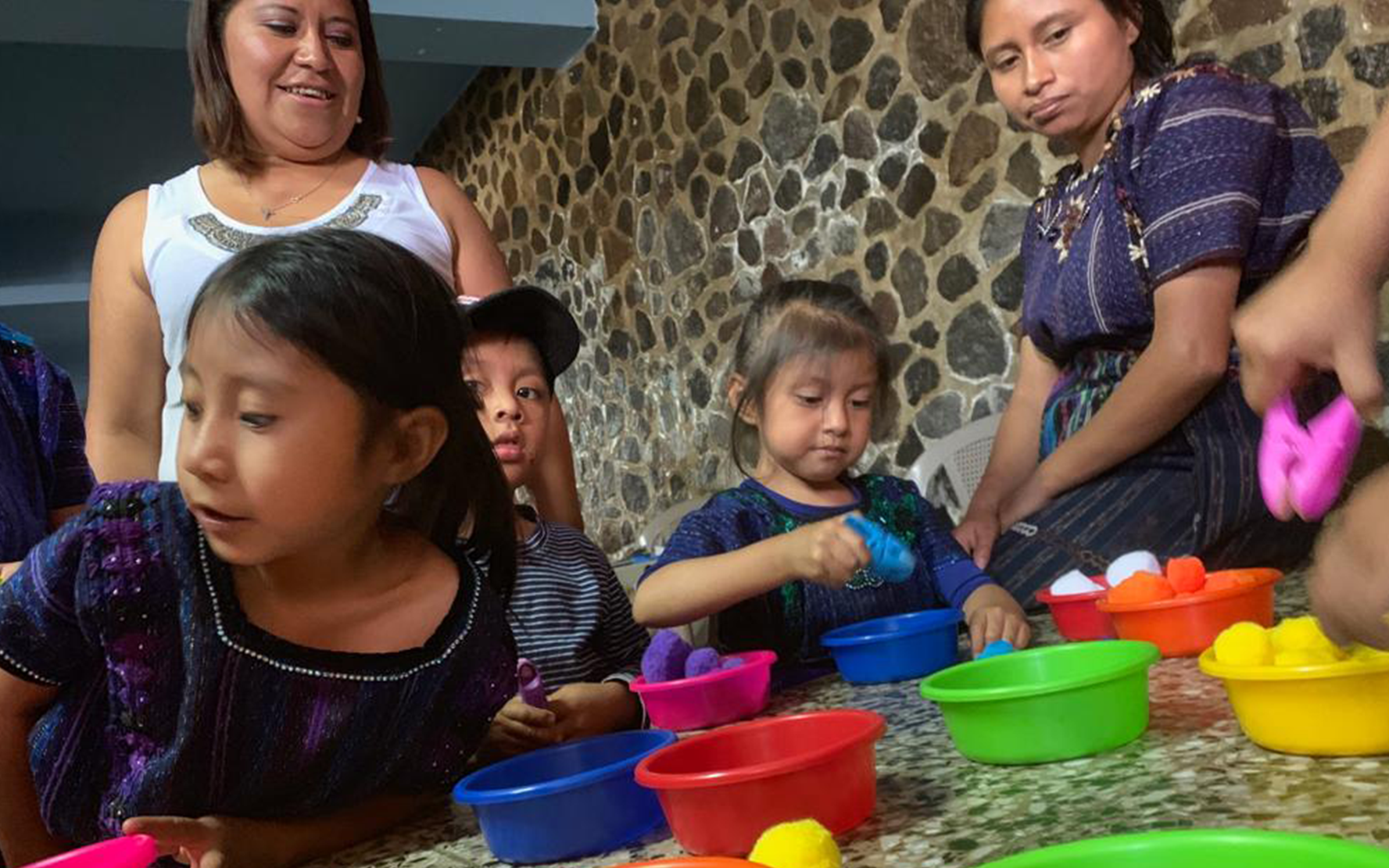 En San Antonio Palopó, Sololá, madres replican temas de primera infancia y estimulación oportuna