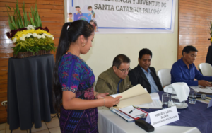 Mesa de diálogo por la niñez, adolescencia y juventud con candidatos a la alcaldía de Santa Catarina Palopó