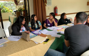 PAMI impulsa taller de formación en primera infancia con garantes y cogarantes, en Panajachel, Sololá
