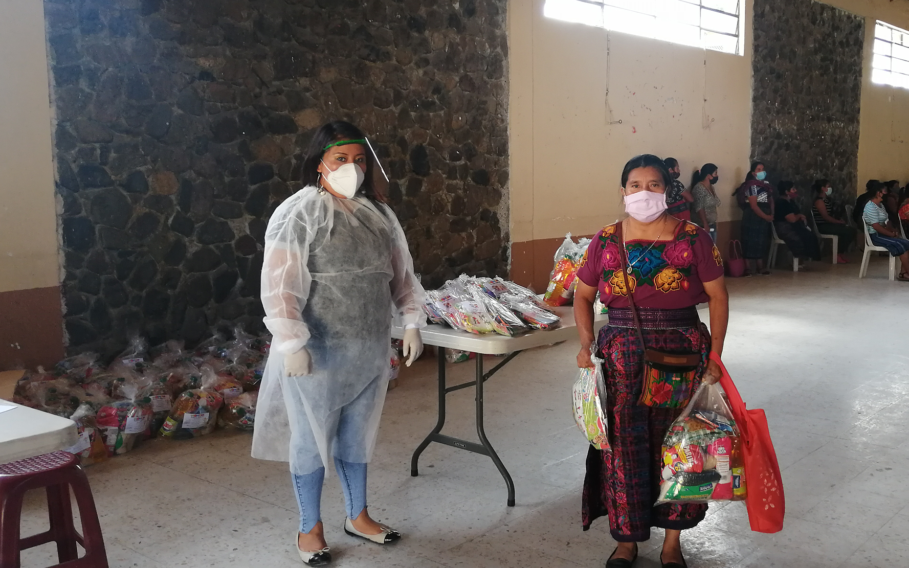 En Panajachel, Sololá, PAMI realizó la tercera y cuarta entrega de bolsas de ayuda humanitaria