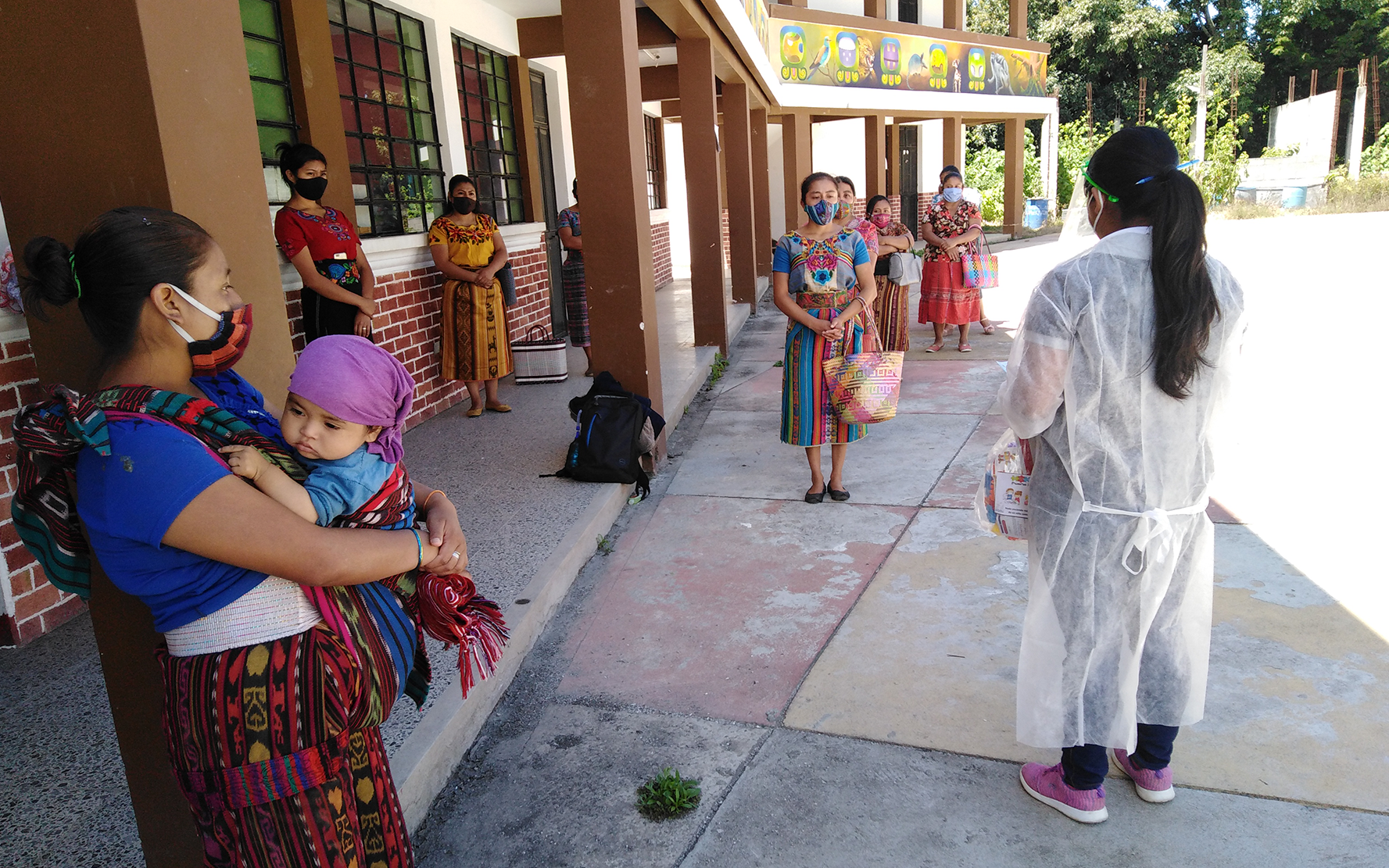 En San Andrés Semetabaj, Sololá, PAMI realizó la tercera y cuarta entrega de bolsas de ayuda humanitaria