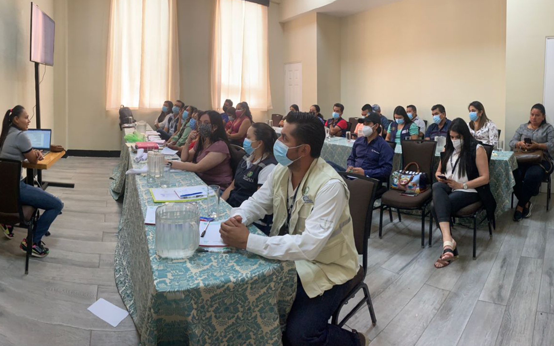 PAMI facilita taller para concluir el borrador final de las Políticas Públicas a favor de la niñez y adolescencia en Jalapa