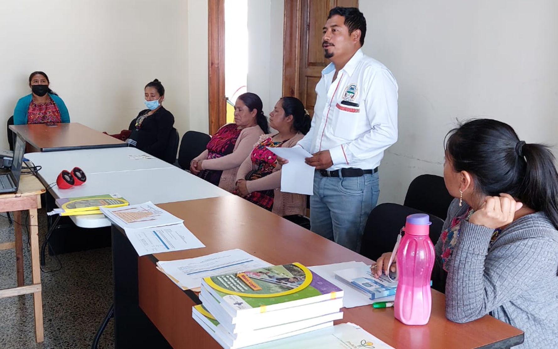 En este momento estás viendo PAMI imparte taller sobre marco jurídico de la Política Pública Municipal de Niñez yAdolescencia, en San Andrés Semetabaj, Sololá