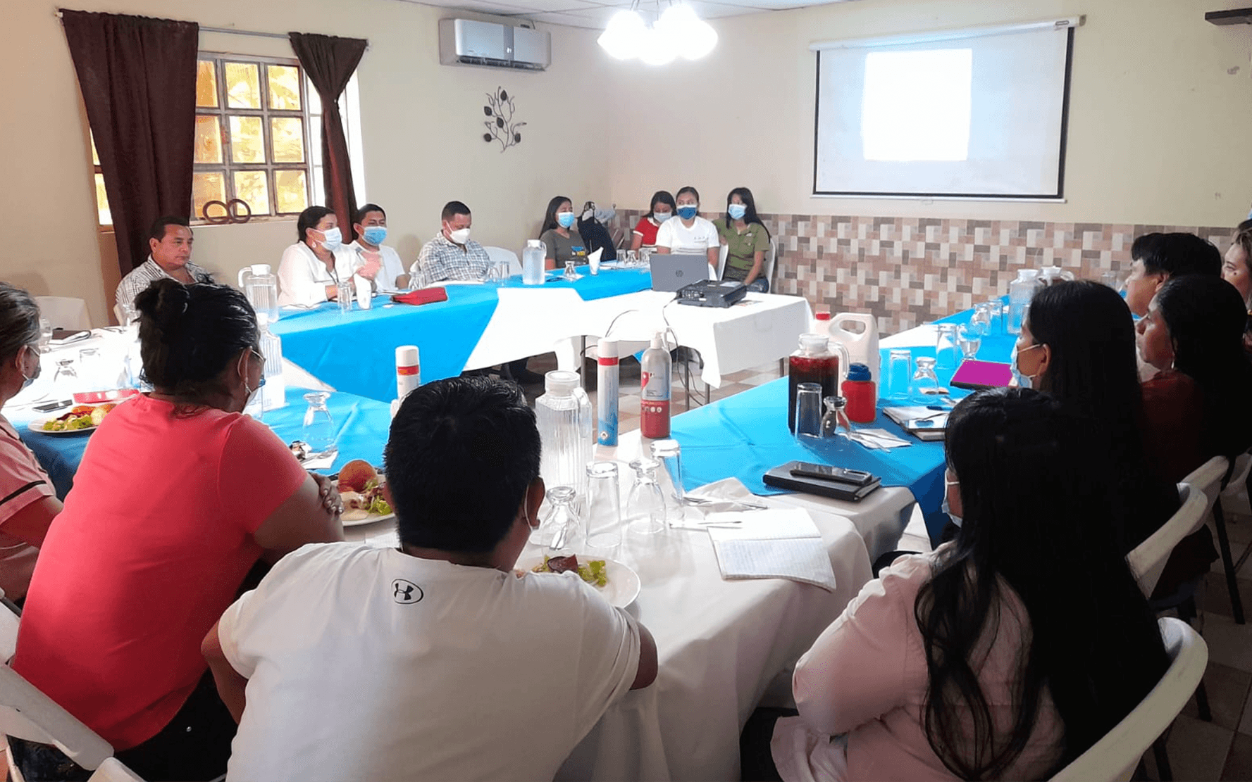 PAMI presenta avances de la investigación «retorno seguro a clases» a garantes de educación en Samayac, Suchitepéquez