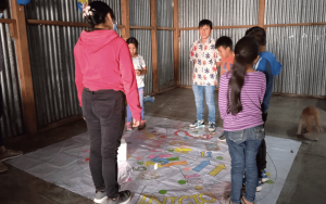 Movimiento Juvenil de adolescentes y jóvenes de Chimaltenango, participan en feria informativa «Aprender es mi derecho»