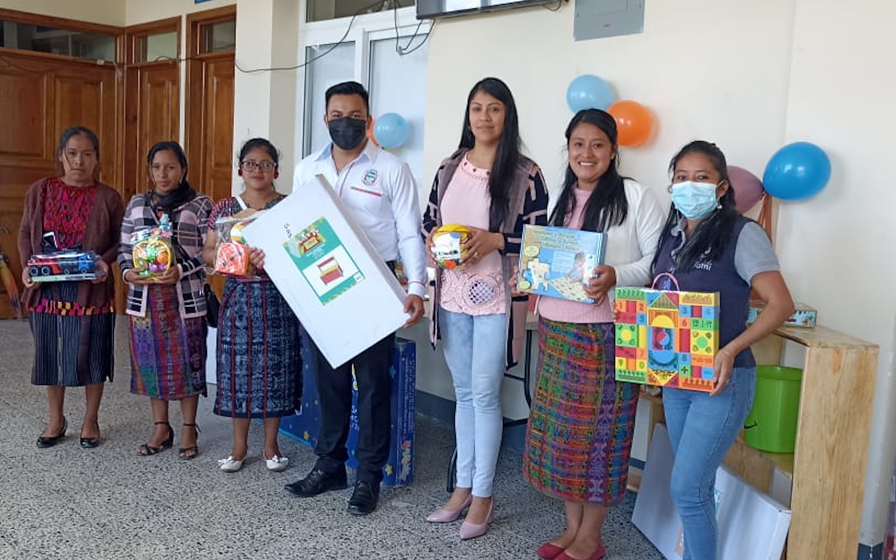 PAMI realiza entrega de material a dos salas lúdicas del municipio de Andrés Semetabaj, Sololá