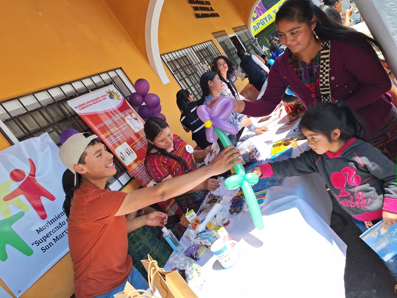 Lee más sobre el artículo Adolescentes y jóvenes de San Martín Jilotepeque, Chimaltenango, conmemoran el Día Internacional de la Mujer