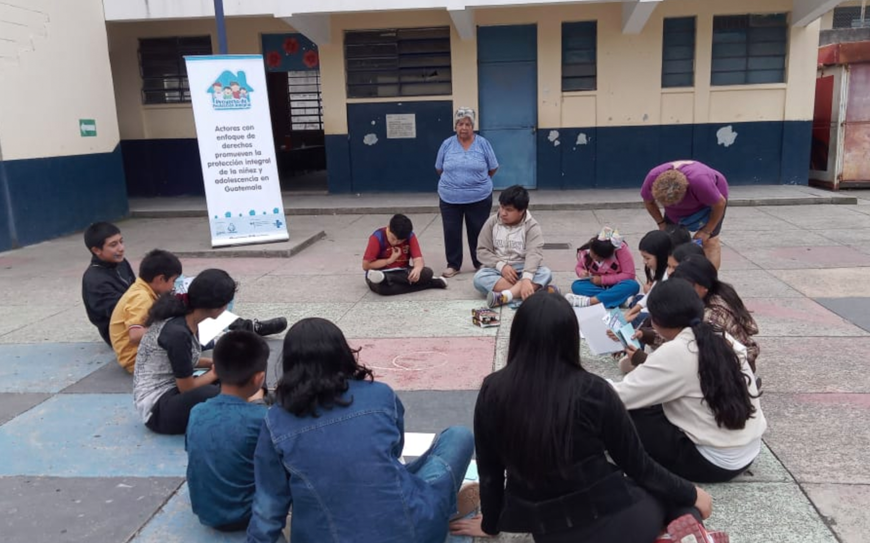Lee más sobre el artículo Niñas, niños y adolescentes de Santa Faz, Chinautla, participan en taller: Sembrando valores, cosechando bienestar: un viaje por la autoestima y el respeto.