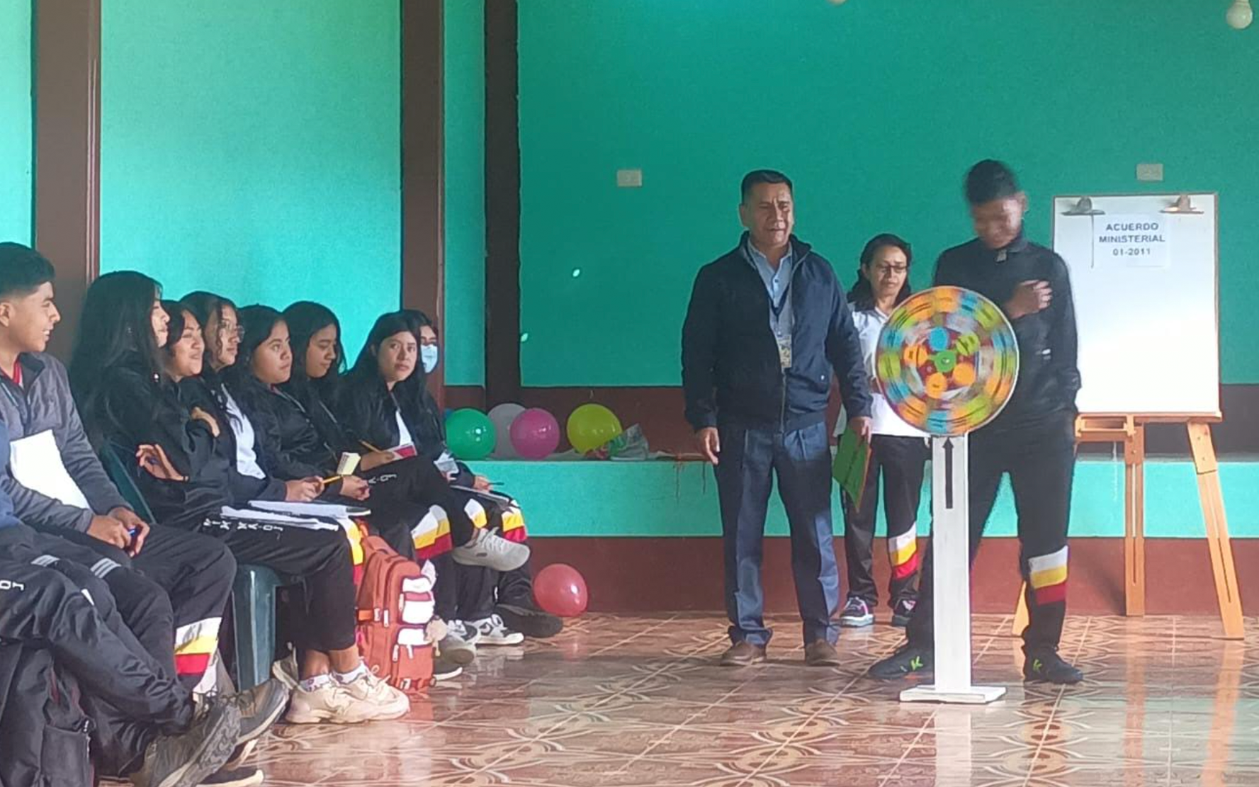Lee más sobre el artículo Implementación del plan de acción de docentes en la escuela NIM NA’OJ de San Martín Jilotepeque, Chimaltenango. Taller participativo ciclo escolar 2025