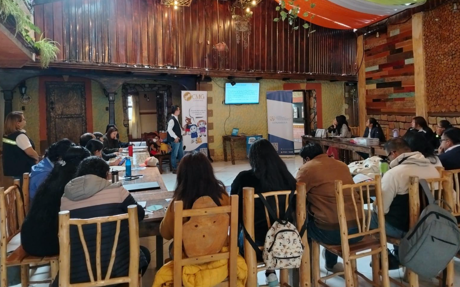 Lee más sobre el artículo PAMI coordina sexto taller para fortalecer los conocimientos sobre la legislación que protege a la niñez y adolescencia en movilidad humana, en San Antonio Sacatepéquez, San Marcos