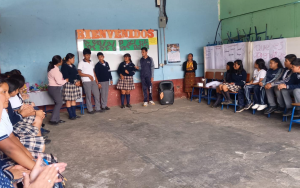 Lee más sobre el artículo Docentes implementan plan de acción para un aprendizaje participativo en el aula, a estudiantes del INEB Aníbal Alburez Roca, de San Martín Jilotepeque, Chimaltenango