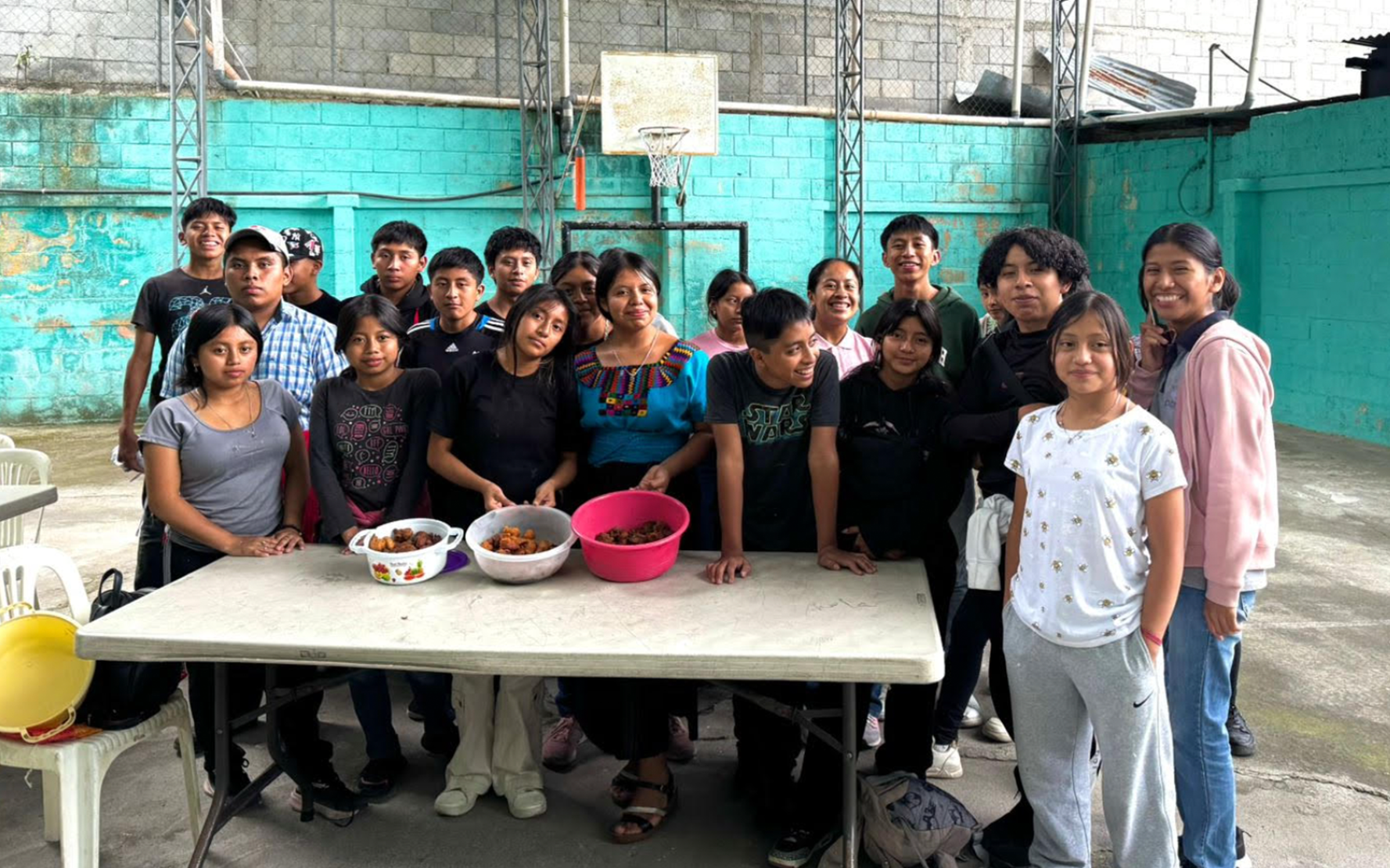 Lee más sobre el artículo Estudiantes becados del Centro de Desarrollo Integral, de PAMI, participan en taller de cocina, en coordinación con el MAGA