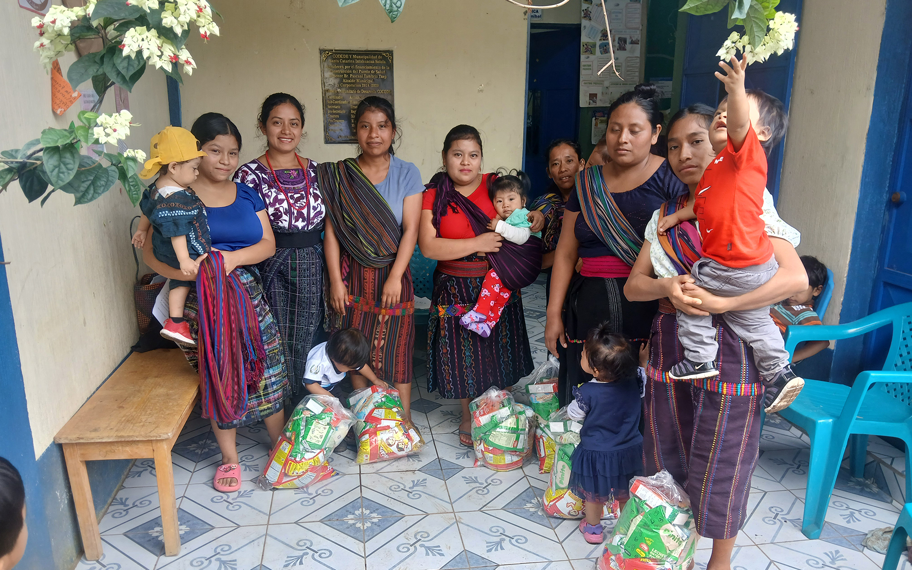 En este momento estás viendo Entrega de Kits Nutricionales apara niñas y niños de primera infancia en tres comunidades de la bocacosta de Santa Catarina Ixtahuacán Sololá