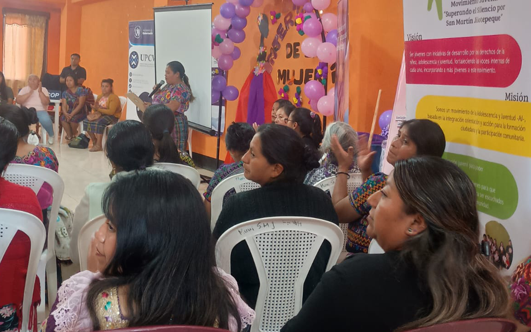 En este momento estás viendo Movimiento juvenil de San Martín Jilotepeque, Chimaltenango, participa en cineforo en conmemoración del Día Internacional de la Mujer