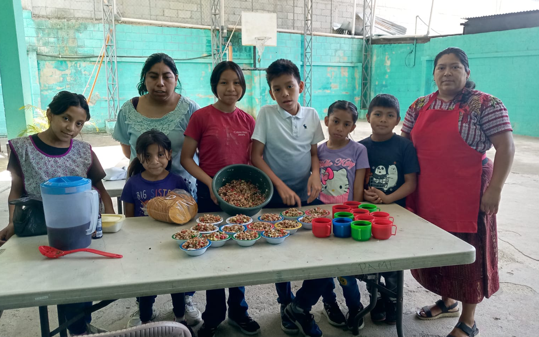 Lee más sobre el artículo En Panajachel, Sololá, 23 estudiantes de los programas de becas y tutorías de PAMI, participan en actividad culinaria como una opción saludable y para generar ingresos económicos