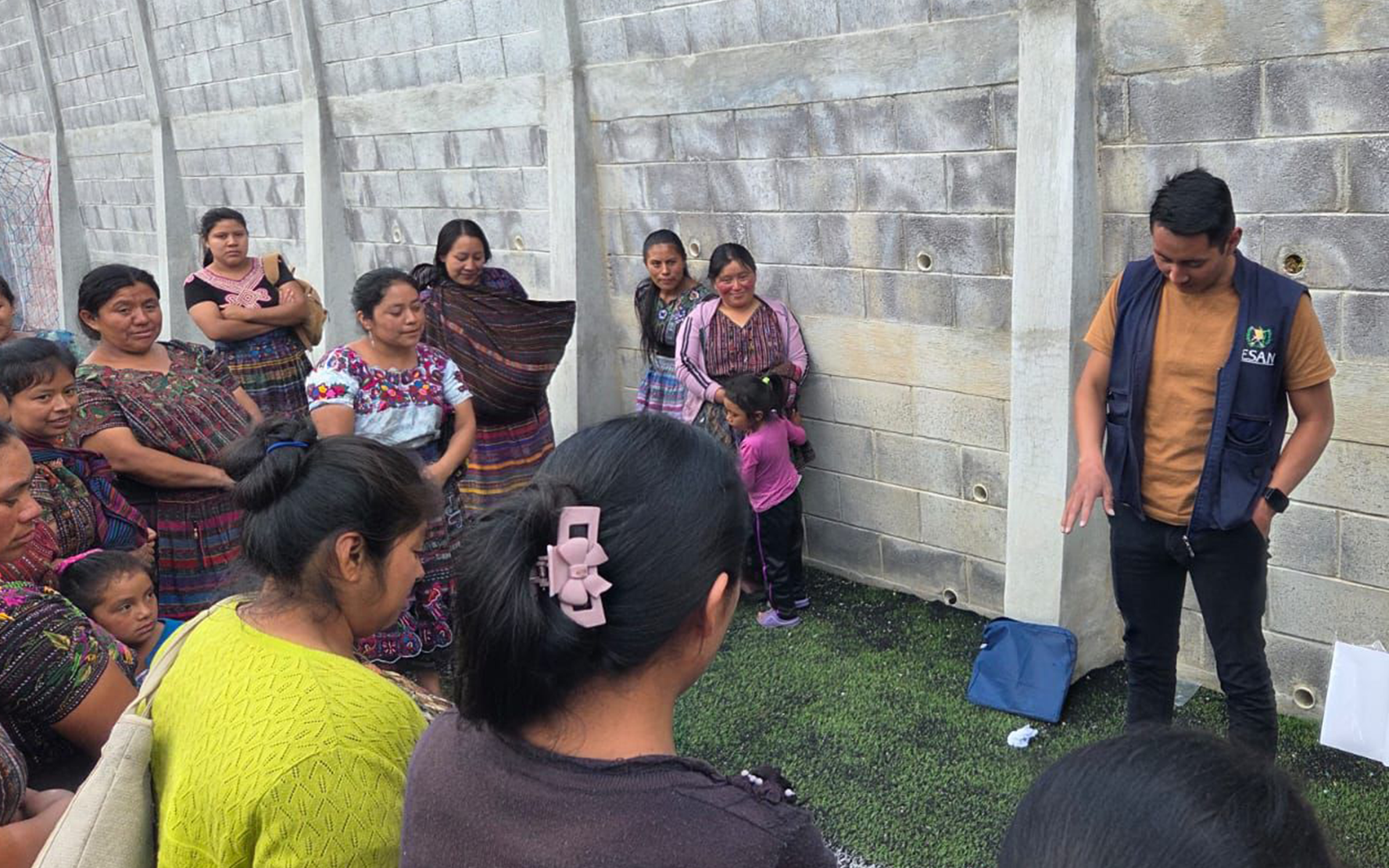 En este momento estás viendo Madres guías y comunitarias de Concepción, Sololá, participan en taller formativo para fortalecer conocimientos en la crianza de sus hijos e hijas de primera infancia