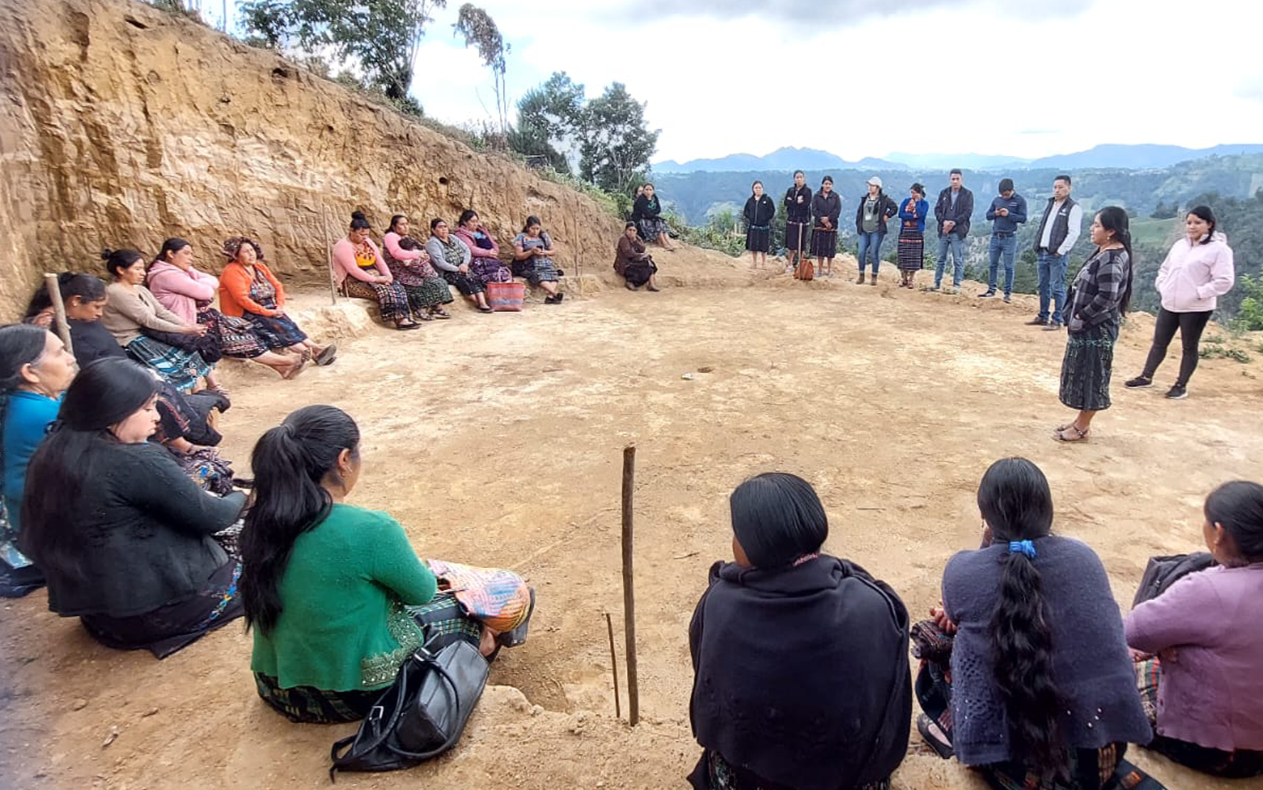 En este momento estás viendo Capacidades de madres productoras en el municipio de Concepción Sololá, se fortalecen mediante el intercambio de experiencias agroecológicas.