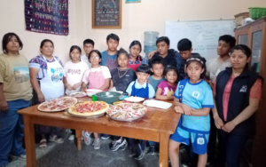 Lee más sobre el artículo Niñas, niños y adolescentes del programa de becas y tutorías de PAMI fortalecen habilidades productivas con taller de gastronomía, en Panajachel
